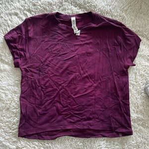 Lululemon workout cropped tee